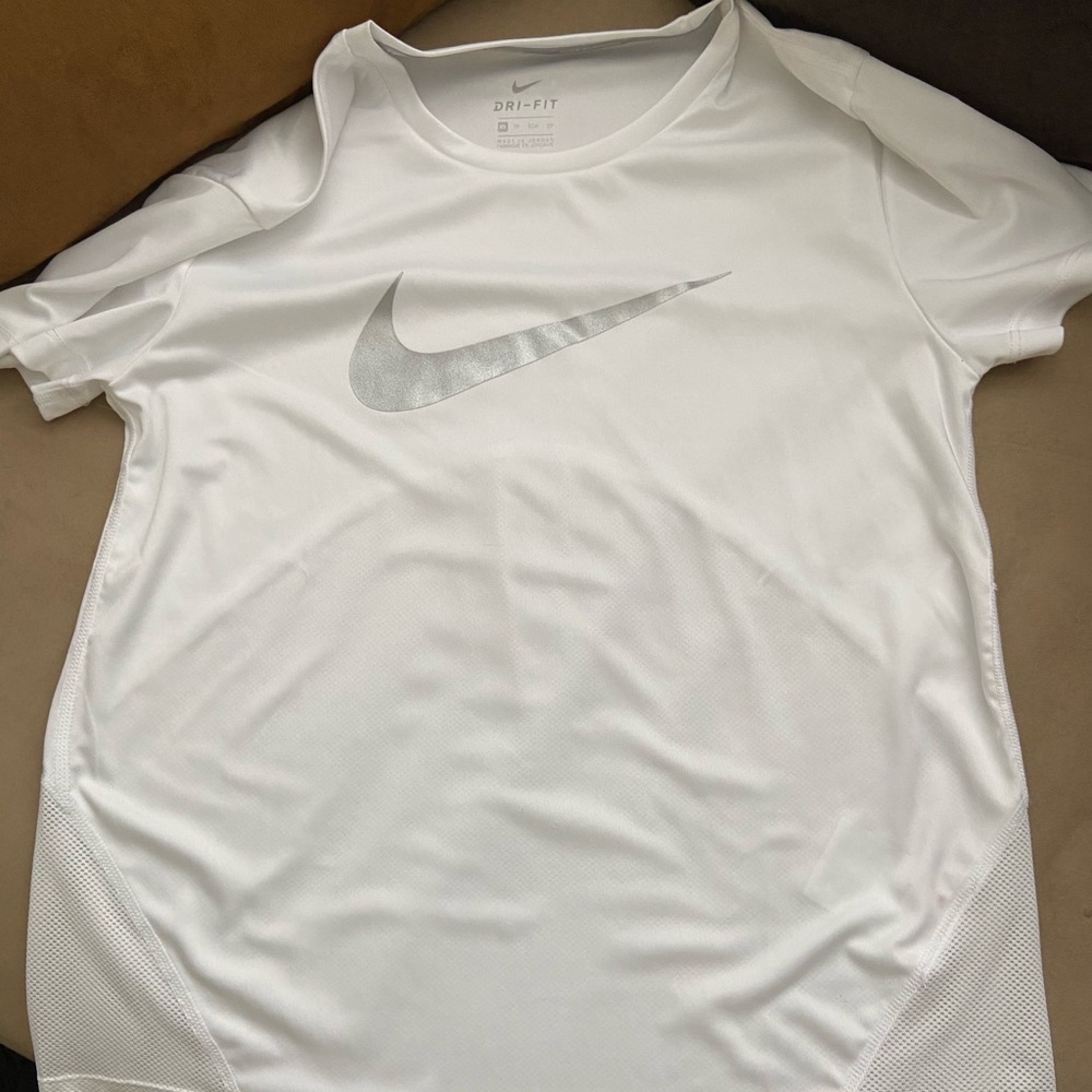 White nike dri fit shirt